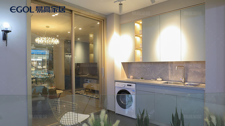 易高家居陽(yáng)臺(tái)柜