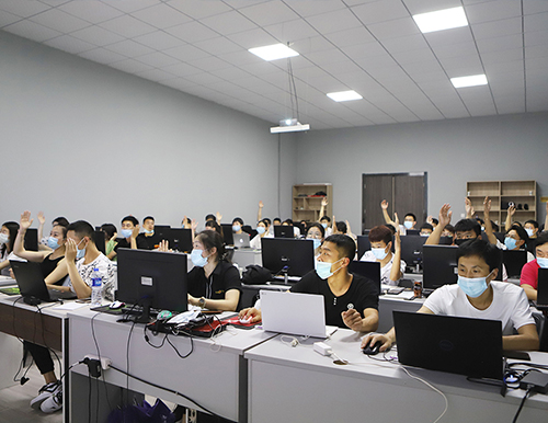  易高商學(xué)院全面復(fù)課，線下培訓(xùn)正式開啟！