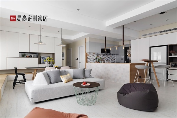 全屋定制和成品家具哪個(gè)好？